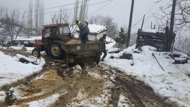 Alaşehirde kar mesaisi