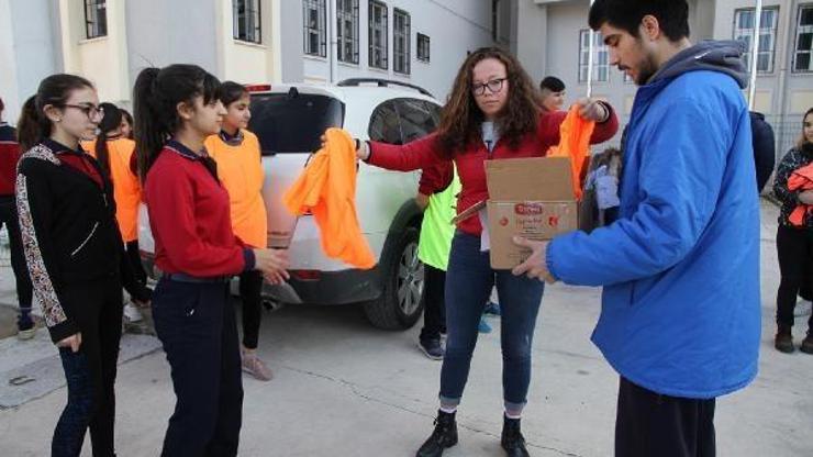 PAÜ öğrencilerinden ortaokula anlamlı bağış