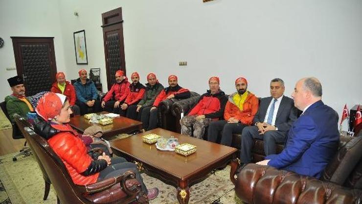 Arama kurtarma birimi gönüllülerinden ziyaret