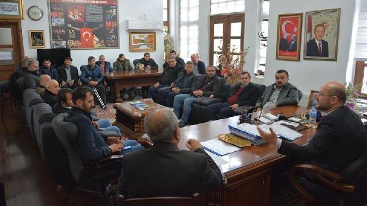 Başkan Özcan pazarcı esnafını dinledi