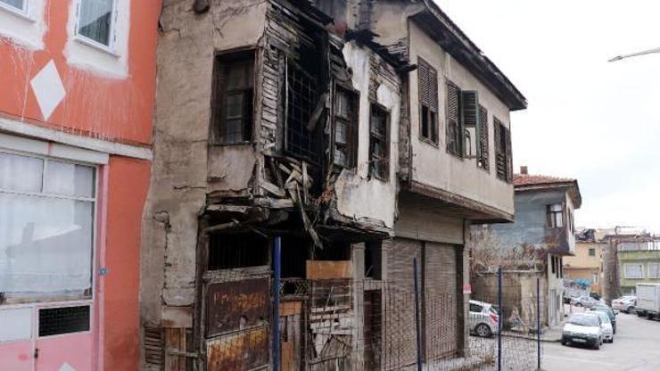 Burdurda metruk binalar yıkılıyor