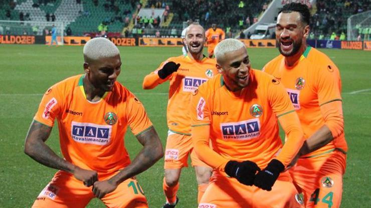Ersun Yanal, Welintonu istiyor