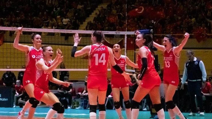 Milli voleybolculara tebrik mesajları