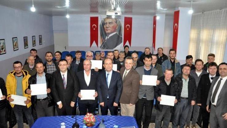 Kursa katılıp, sürü yönetim belgesi aldılar