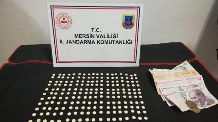 Şüphe üzerine durdurulan otomobilden uyuşturucu hap çıktı