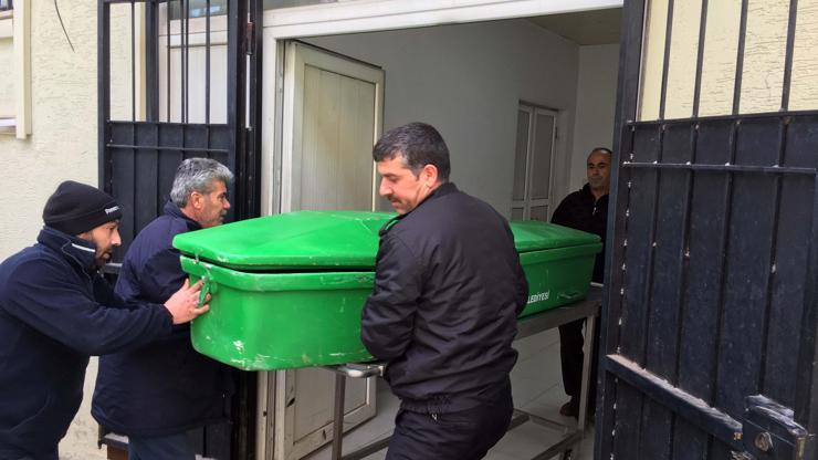 Kavga ettiği karısı yaralanınca korkudan intihar etti