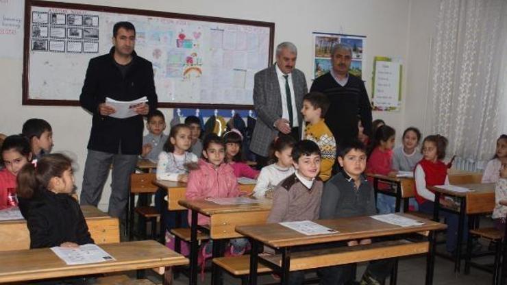 Çelikhan’da minik öğrencilerin karne heyecanı
