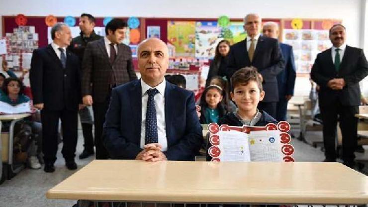Denizlide öğrenciler karnelerini aldı