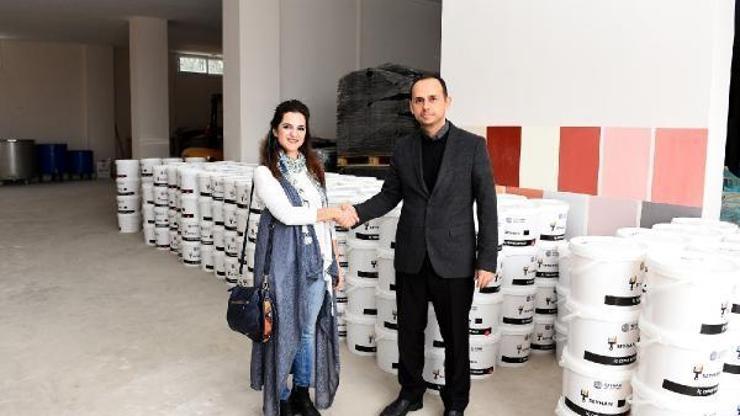 Seyhan Belediyesinden okullara boya desteği
