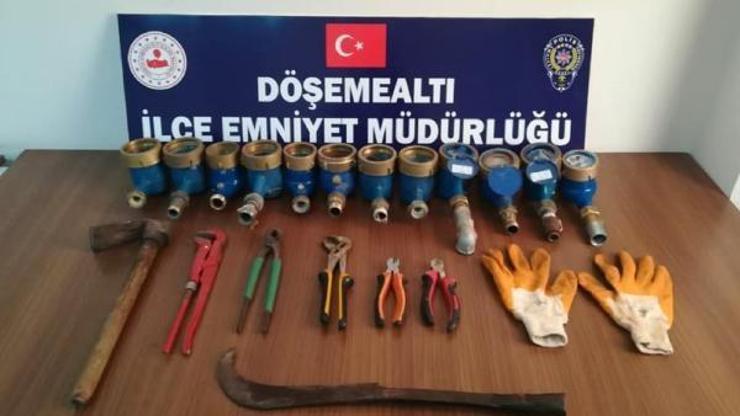 Su sayacı hırsızını özel ekip yakaladı