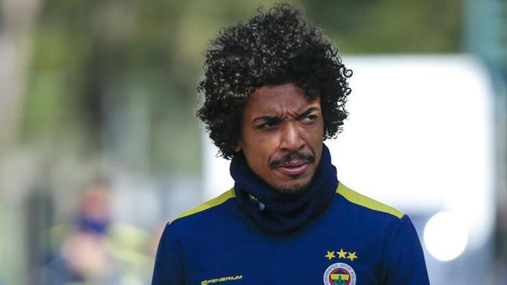 Luiz Gustavo kafaları karıştırdı