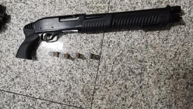 İstanbulda DHKP-C operasyonu; 3 gözaltı