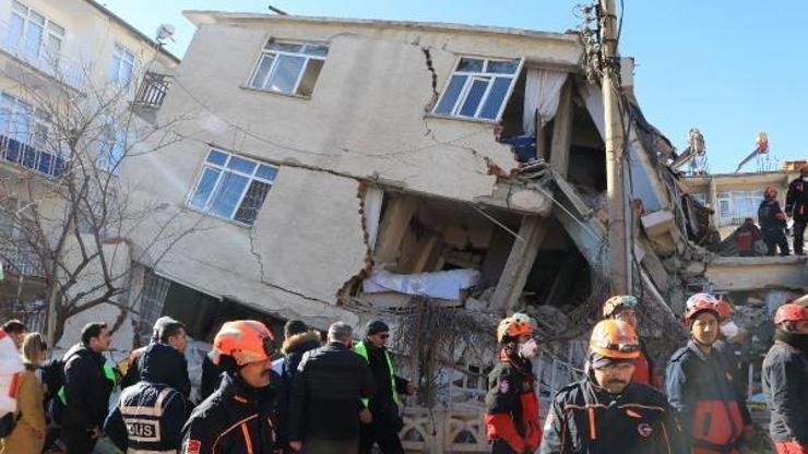 Elazığ’daki depremde 22 kişi öldü, 40 kişi enkaz altından kurtarıldı