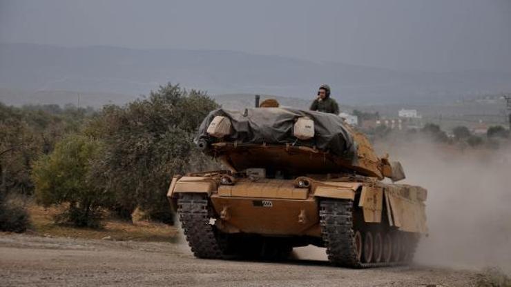 Hatay sınırına askeri araç sevkiyatı yapıldı