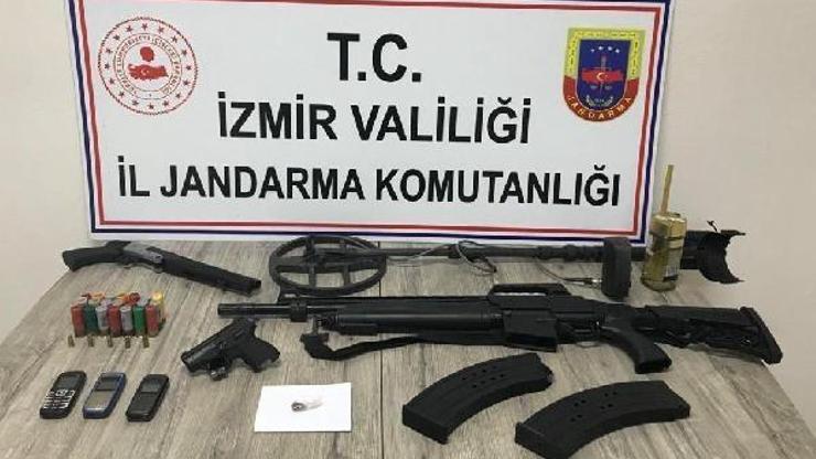 Kemalpaşada 2si cezaevi firarisi aranan 3 kişi, yakalandı