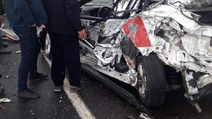 TIR, otomobile çarptı: 1 yaralı