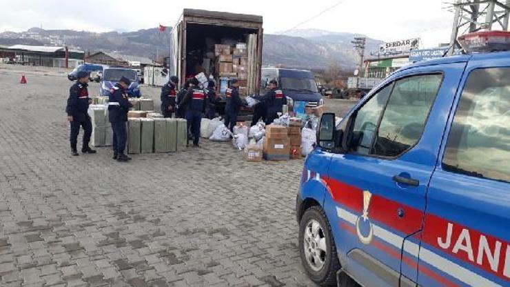 Kargo kamyonu ile kaçak eşya sevkiyatına 5 gözaltı