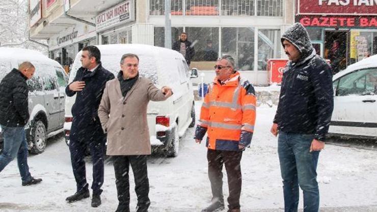 Hacılarda karla mücadele çalışmaları sürüyor
