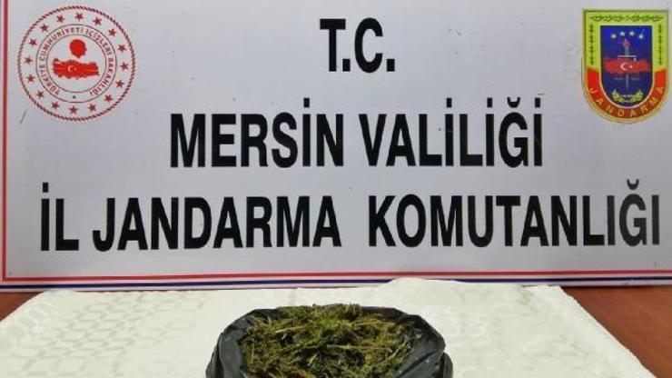 Şüpheli araçtan 370 gram esrar çıktı