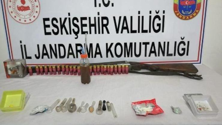 Eskişehir’de uyuşturucu operasyonu: 14 gözaltı