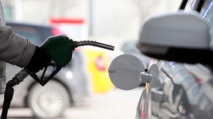 Benzine 8 kuruşluk zam iptal edildi