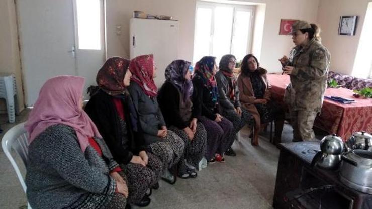 Jandarma, kadın çiftçilere KADESi tanıttı