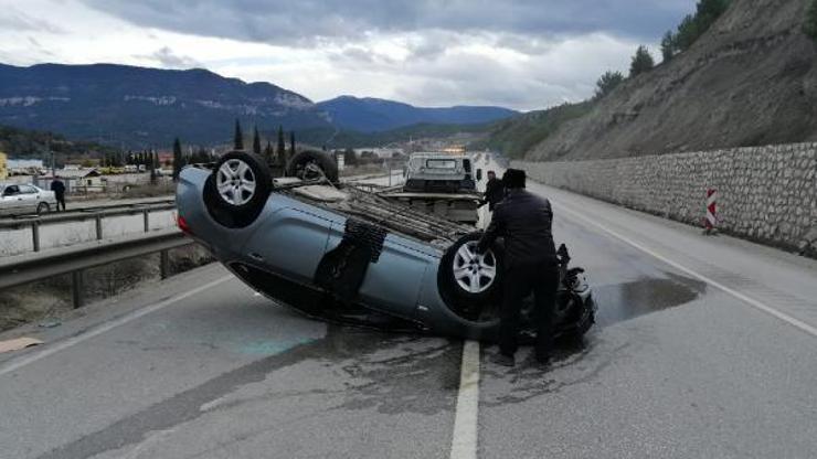 Takla atan otomobilin sürücüsü yaralandı
