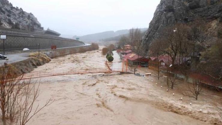 Sağanak, Pozantıda hayatı olumsuz etkiledi