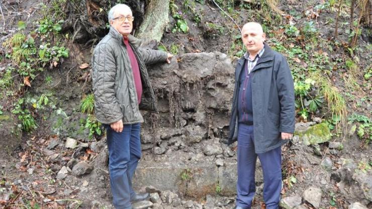 150 yıllık tarihi çeşme çalındı