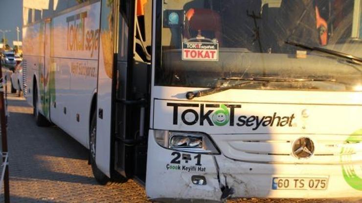 Otobüsle çarpışan otomobil sürücüsü veteriner hekim, öldü