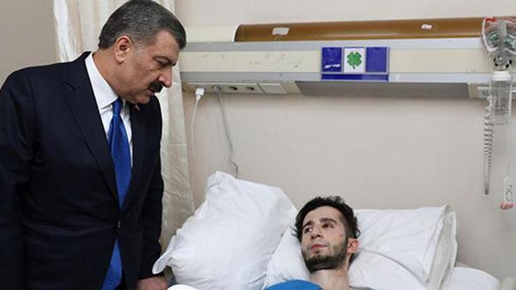 Sağlık Bakanı Fahrettin Koca uçak kazasında yaralananları ziyaret etti