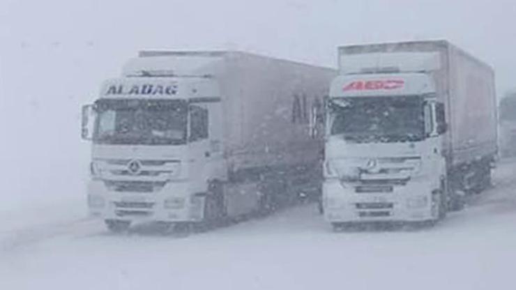 Tendürek Geçidinde tipi etkili oluyor