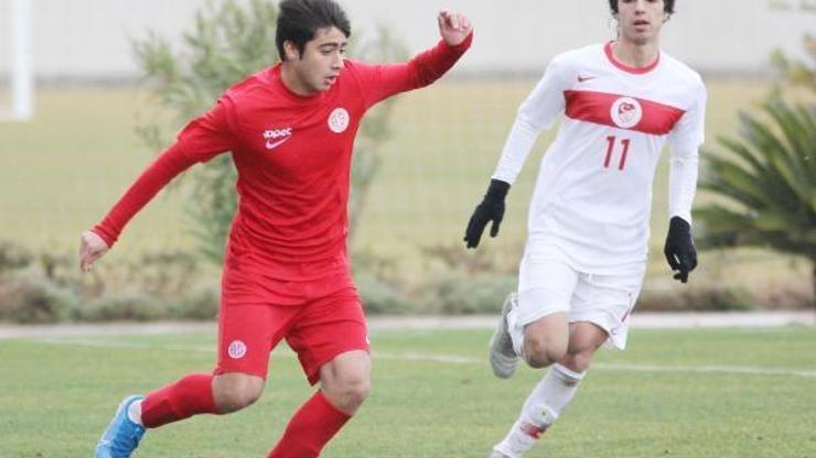 Antalyasporun gençlerinden gururlandıran başarı