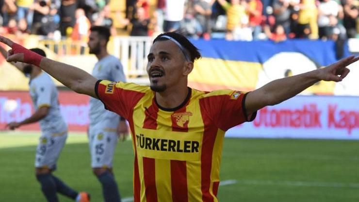 Serdar Gürlere yeni sözleşme