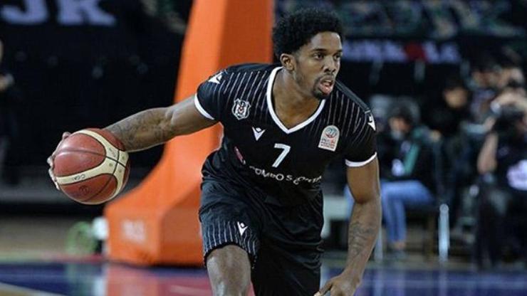 Shaq McKissic ile yollar ayrıldı