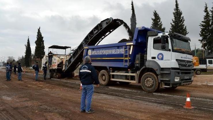 Döşemealtı Cezaevi yolu yenileniyor