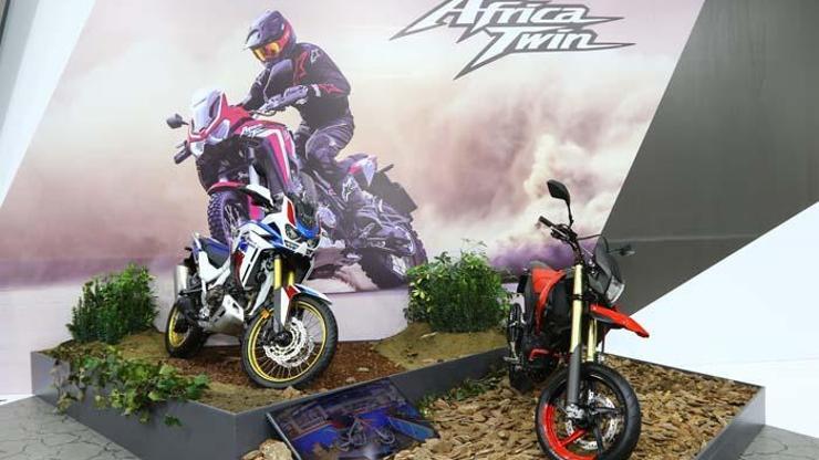 Beklenen 2 motosikletin perdesini açtı