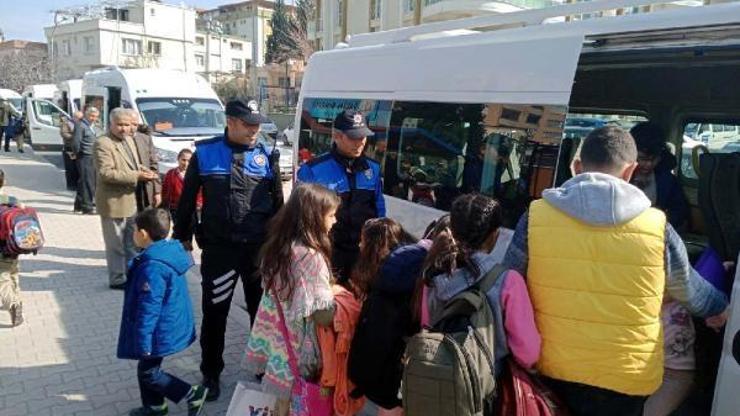 Polis, servis şoförleri ve öğrencileri uyardı
