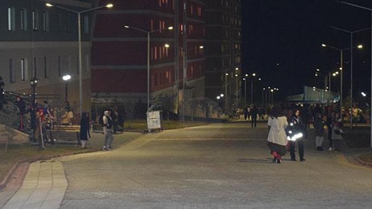 Deprem söylentisi öğrencileri sokağa döktü