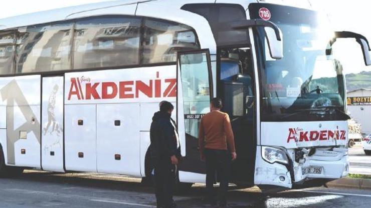 Otobüsle otomobil çarpıştı: 1 yaralı