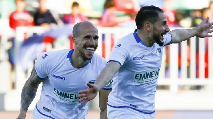 Erzurumspor zirve yarışını bırakmıyor