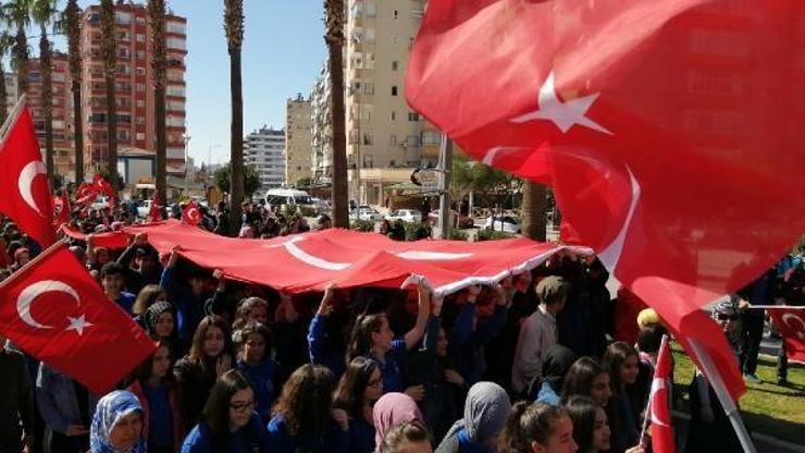 Kozanda Mehmetçiğe destek yürüyüşü