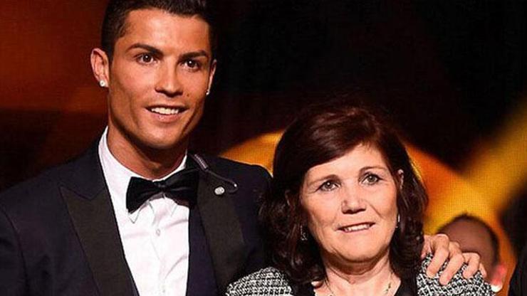 Cristano Ronaldonun annesi felç geçirdi