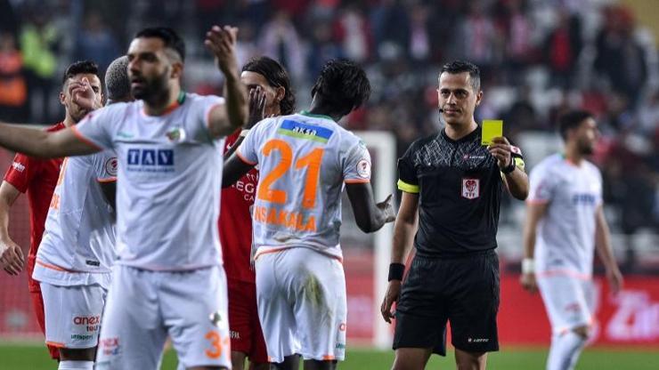 Alanyaspor final için avantajı aldı