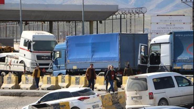 Sınırdan geçemeyen Türk şoförlere Iraklı şoför formülü