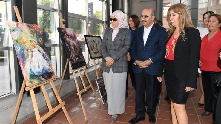 Vali Demirtaş Dünya Kadınlar Günü Karma Resim Sergisinin açılışını yaptı
