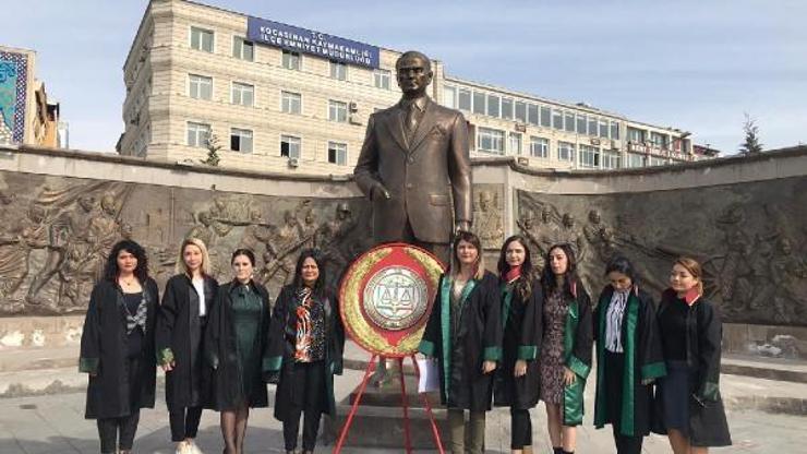 Kadın avukatlardan Atatürk anıtına çelenk