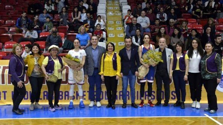 Kadın basketbolcular burs için parkeyle çıktı