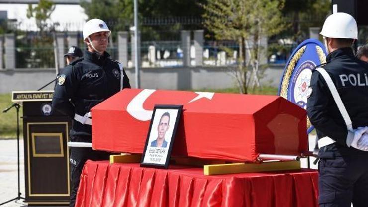 Kanserden ölen polis memuru toprağa verildi