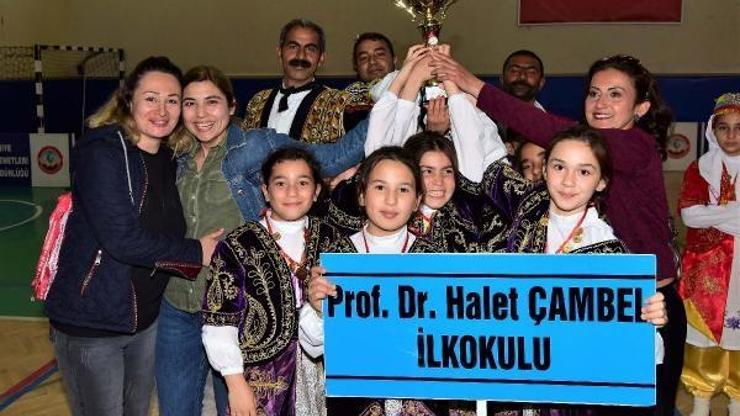 Öğrenciler, halk oyunlarında yarıştı